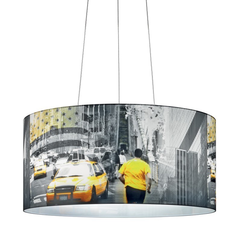 Lampadario a sospensione di design, forma cilindrica, con paralume, pendente e diffusore.